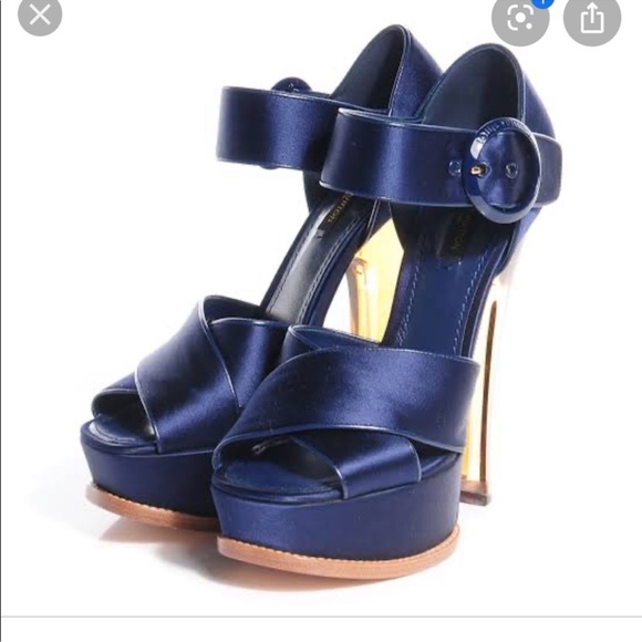 Louis Vuitton Blue Satin platform sandals - Picture 12 of 12